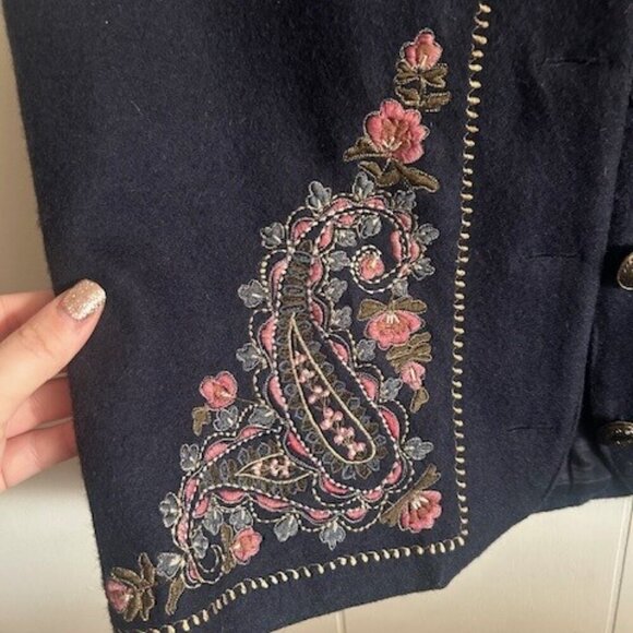 Coupe Classique, size M, WOOL vest with embroidery, button up, made in India - Picture 4 of 8